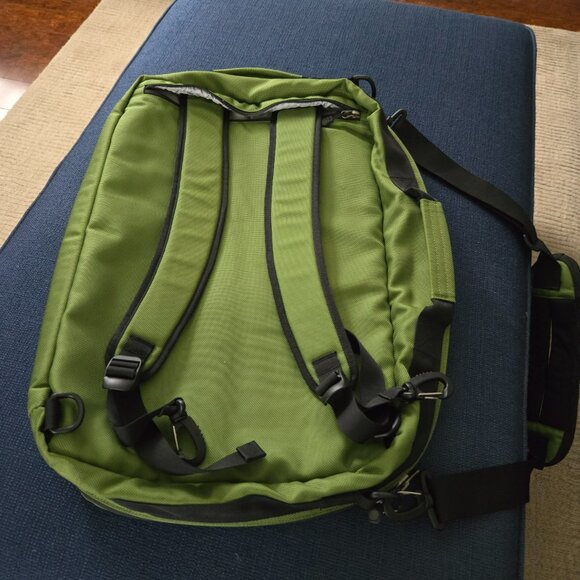 Used Green Patagonia Carry-on/Weekender bag MCL - Picture 8 of 16